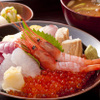 Echizen Kani No Bou - 料理写真:旬の海鮮ちらし丼（一例です）