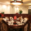 鑫福火鍋城 - 内観写真:丸テーブルには回転台を設置。12名様でのお食事を楽しく演出いたします。