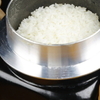 いろり舎 六月六日 - 料理写真:良質な水が育む食材。お米の炊き上げを見守るのは「木の葉猿」