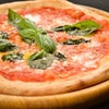 EBL - 料理写真:マルゲリータ、お酒の邪魔をしない本格的な、ナポリピッツァ、自慢の石窯で焼いたピッツァはお食事にもピッタリ、当店のいちばんおすすめ商品です。