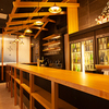 MOTO TOKYO - メイン写真:スタンディングエリア_カウンター全景