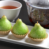 DimDimSum - メイン写真:本日のお茶(ライチティー)と洋なしの型揚げ餃子