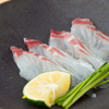 Sushidokoro Sachi - 料理写真:その日の仕入れに合わせ日替わりで出される『鯛のお刺身』