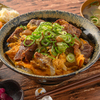 TEPPAN 諒庭 - メイン写真:こだわり和牛の牛すじ卵とじ丼