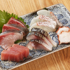 学大角打 - メイン写真:刺身盛り合わせ