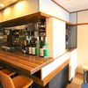ビストロ馬四郎 - メイン写真:内観（カウンター）