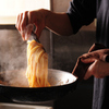 PASTAVOLA - メイン写真:パスタ盛り付けシーン