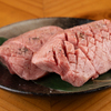 炭火焼肉 筵 - メイン写真:厚切りタン