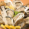 オイスターラバーズ - メイン写真:本日の生牡蠣　全部盛