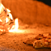Pizzeria IL Porto - メイン写真:薪で燃やしたピザ窯