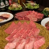黒毛和牛焼肉 白か黒 - メイン写真: