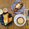 MONDIAL KAFFEE 328 GOLD RUSH - 料理写真:トーストとあんバタークロワッサン