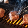 焼肉やっちゃん - 料理写真:焼いているシーン