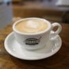 CHILLULU COFFEE - ドリンク写真:カフェラテもドリップ同様に深めのローストなのでシングルとダブルがありますがシングルでも濃厚です。珈琲好きの方には是非ストロングなダブルをおすすめしています。