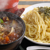 玉も亭 - 料理写真:醤油ベースの濃厚なタレが魅力『肉ナスつけ麺』