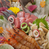 魚富 - 料理写真:地元富山の魚をよく知るオーナーが競り落とす新鮮な魚介
