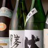 魚富 - ドリンク写真:県内の日本酒を網羅。季節限定品など希少なものも取り扱い