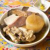 沖縄居酒屋 パラダヰス - 料理写真:オリジナルの昆布出汁と秘伝のタレで、見た目は真っ黒ですが驚くほどあっさりとした味わい
