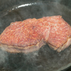 PENTHOUSE GINZA hanare: - 料理写真:「和牛サーロイン」外はカリカリ、中はジューシーに焼き上げます。