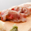 PATANEGRA - 料理写真:ロースの肉寿司。口の中でとろける美味さをご堪能下さい
