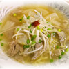 Taiwan Ryouriajiou - 料理写真:仔牛の骨を使ったあっさりスープ味に仕上げました。台湾の牛肉麺の味付けではありませんが、味王オリジナルスープもイケますよ♪ 通常サイズ1080円 2/3サイズ 810円 ※写真は2/3サイズ