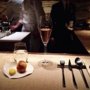 カウンター席指定で楽しむ都内のレストラン５選 食べログまとめ