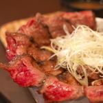 吉祥寺の人気肉丼8選！ヒレかつ丼・ステーキ丼・焼肉丼も