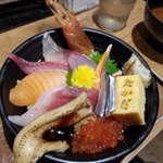 大阪で海鮮丼を味わう！海鮮丼のおすすめ店エリア別11選