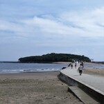 島のある風景　そこにあるグルメ