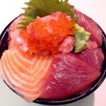 大阪の市場で海鮮を食べよう！寿司や漁港の朝市まで10選