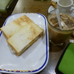 レトロに隠れて個性派揃い。喫茶店の朝ごはん。