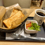 東京駅構内・周辺で早朝営業しているカフェ！時間とエリア別に30選