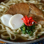 地元食材が盛り沢山！沖縄県のおすすめ沖縄そば12選