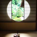 京都にて 古来の日本庭園を眺め お茶一服  2022/4/12追記