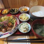 その１，壱弐参横丁（いろは横丁）、文化横丁でランチ