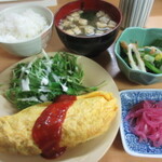 壱弐参横丁（いろは横丁）、文化横丁でランチ