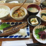 壱弐参横丁（いろは横丁）、文化横丁でランチ