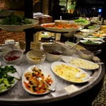 渋谷で人気のリーズナブルな食べ放題7選！焼肉バイキングも