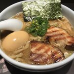 六本木で人気のラーメン店13選！飲んだ後の〆にもおすすめ