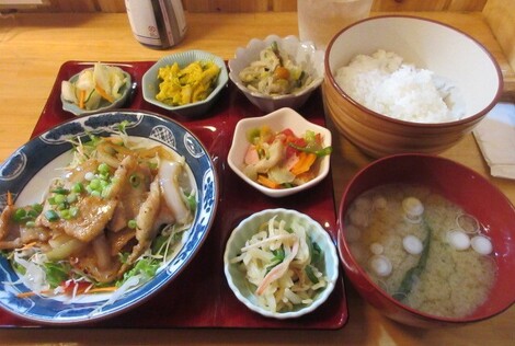 その１，壱弐参横丁（いろは横丁）、文化横丁でランチ