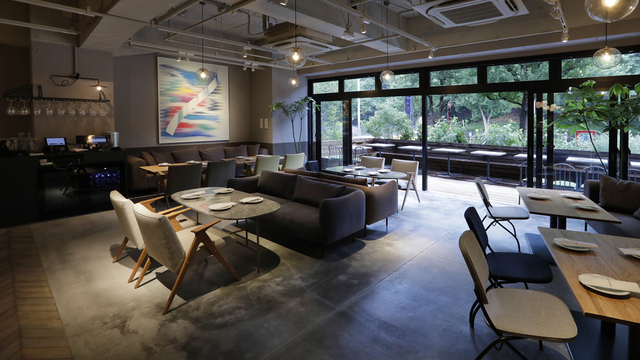 MORETHAN TAPAS LOUNGE （【旧店名】MORETHAN DINING） - 西新宿五丁目 