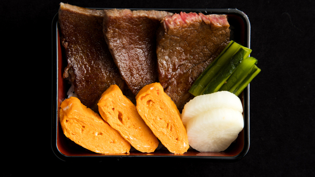 Sukiyaki Juni Ten Reservation - Nijubashimae/Sukiyaki (Japanese