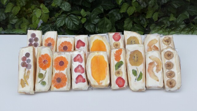 イニシャル Initial 狸小路 カフェ ネット予約可 食べログ