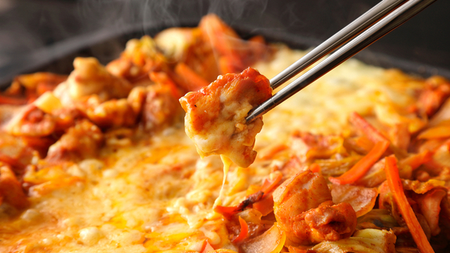 チーズタッカルビ食べ放題 肉バル ミートテーブル 新宿東口店 新宿西口 ダイニングバー ネット予約可 食べログ