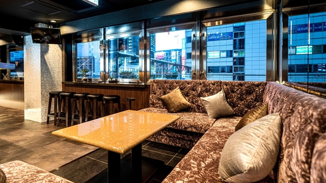 LUXURY BAR & KARAOKE PALACE SHIBUYA