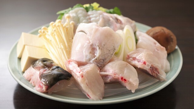 Ona va qizi bilan hammomda jinsiy aloqa video