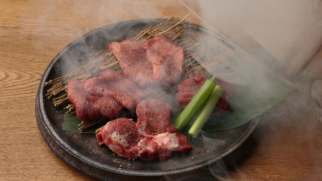 Wagyu A5 Mesuushi to Jukusei Gyushita Nikuya Ichiyuku - 胡町