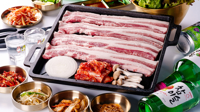 金ちゃん 歴代の“リカちゃん”が艶やかな18金ペンダントに。 55周年限定の