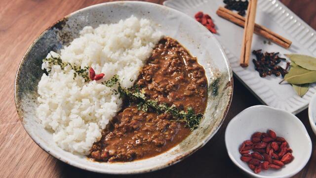 麻布十番薬膳カレー新海 大門店>