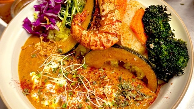 C8curry & 西神珈竰WAVE （シーエイトカレー アンドニシジン
